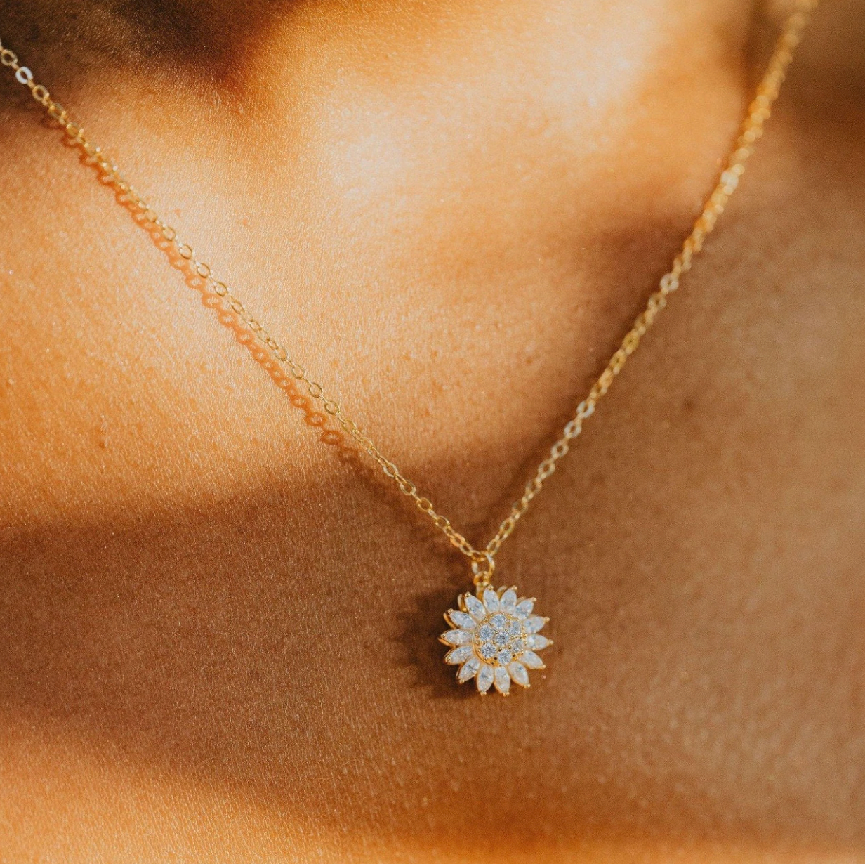 Collier Tournesol Rotatif 💥 + Bague OFFERTE 🎁